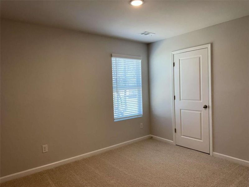 Spacious, unfurnished interior of a new home in Deer Creek, Temple (Image 15).