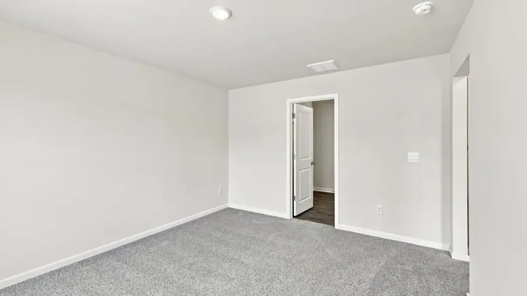Spacious, unfurnished interior of a new home in Covington Village, Greer (Image 26).