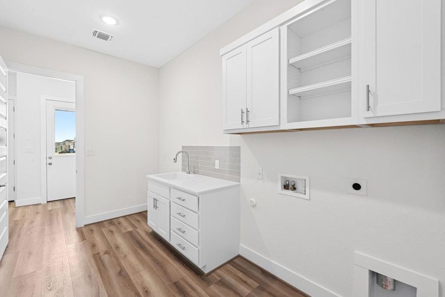 Furnished interior view inside a new home in Riverstone, Georgetown (Image 16).