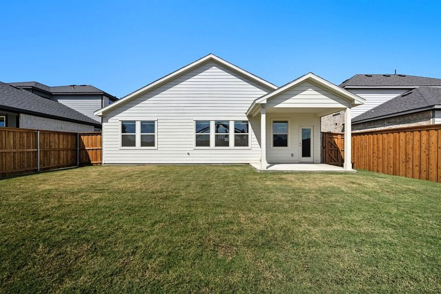 Representative exterior details of a home built from the Rayburn by Taylor Morrison in Madero 50s, Fort Worth (Image 22).