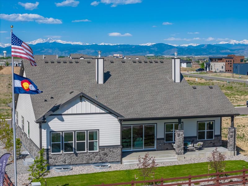 1819 Vista -Rear Exterior