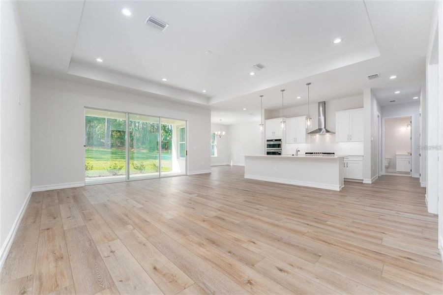 Spacious, unfurnished interior of a new home in Southern Hills Plantation, Brooksville (Image 25).