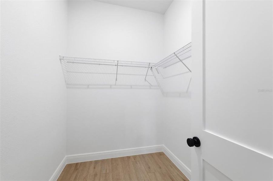 Spacious, unfurnished interior of a new home in , Dunnellon (Image 26).