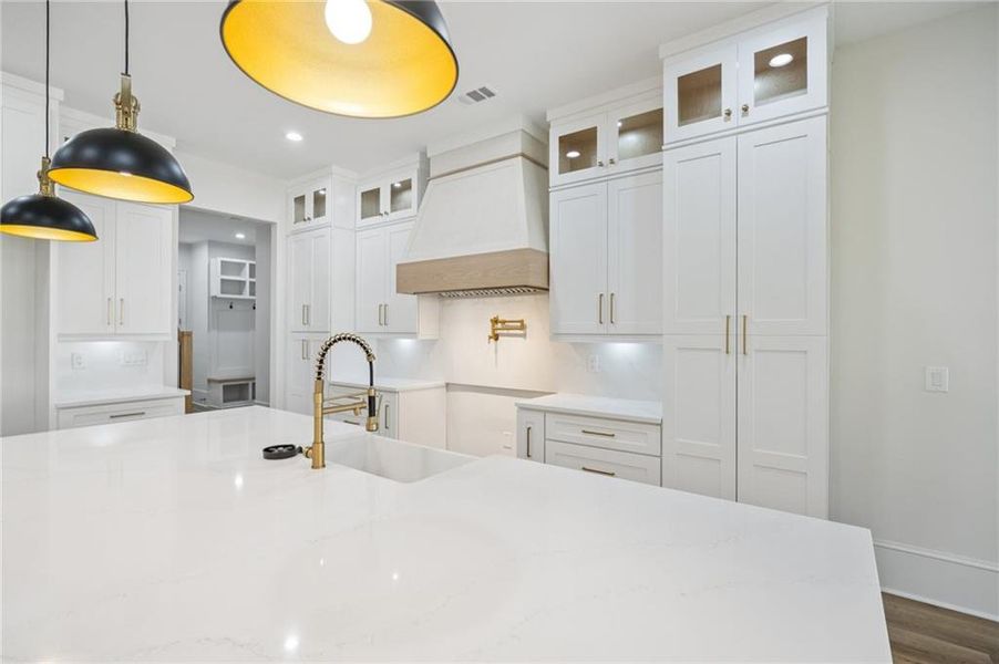 Furnished interior view inside a new home in , Gainesville (Image 5).