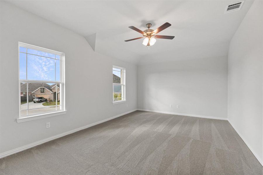 Spacious, unfurnished interior of a new home in Park at Eldridge, Sugar Land (Image 26). Spacious, unfurnished interior of a new home in Park at Eldridge, Sugar Land (Image 26).