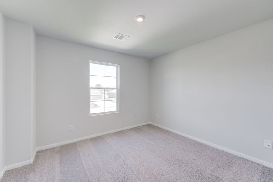 Spacious, unfurnished interior of a new home in Park Central, Mineola (Image 28).