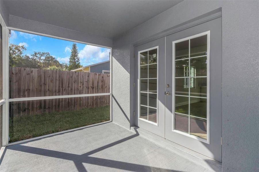 Exterior details and patio area of a home in , New Port Richey (Image 3).