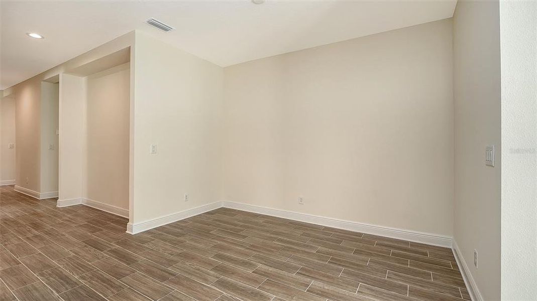 Spacious, unfurnished interior of a new home in Canoe Creek, Parrish (Image 24).