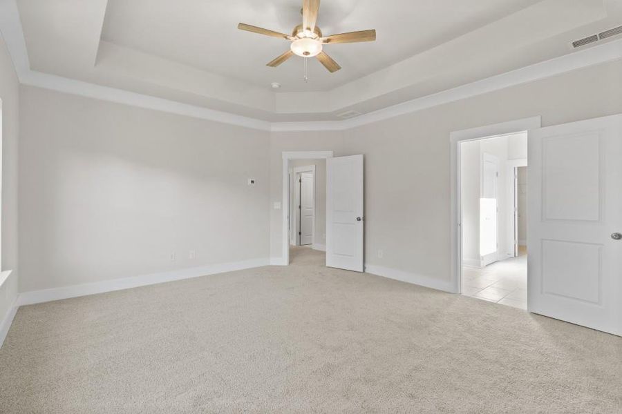 Spacious, unfurnished interior of a new home in Red Bird Manor, Jefferson (Image 23).