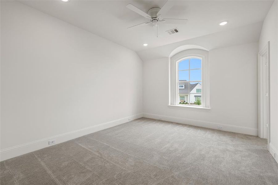 Spacious, unfurnished interior of a new home in , McGregor (Image 32).
