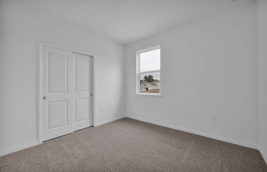 Spacious, unfurnished interior of a new home in Hyland Trail, Green Cove Springs (Image 12).