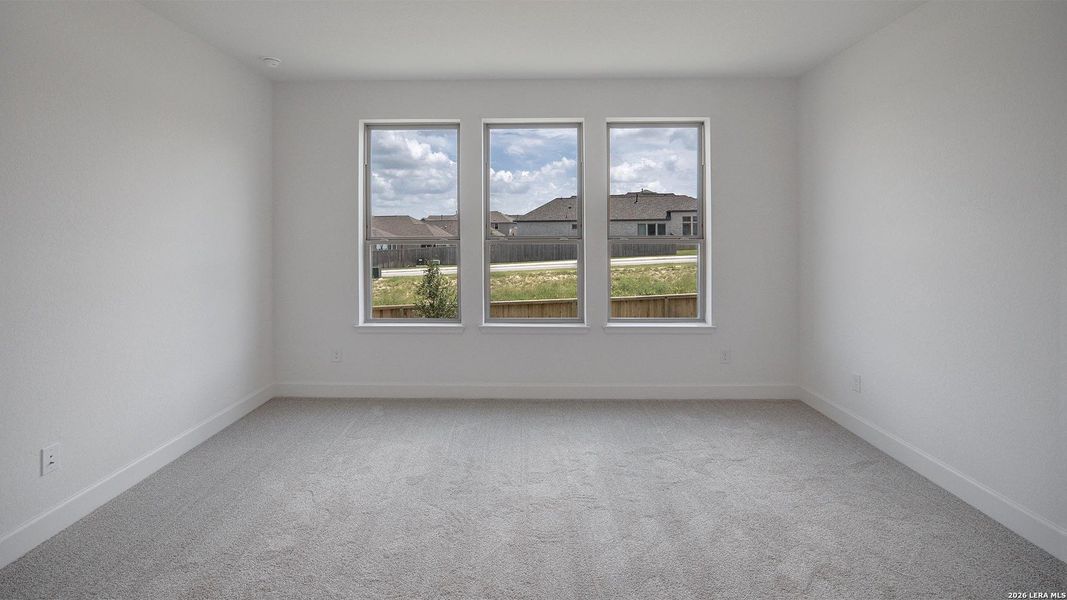 Spacious, unfurnished interior of a new home in Ladera, San Antonio (Image 15).