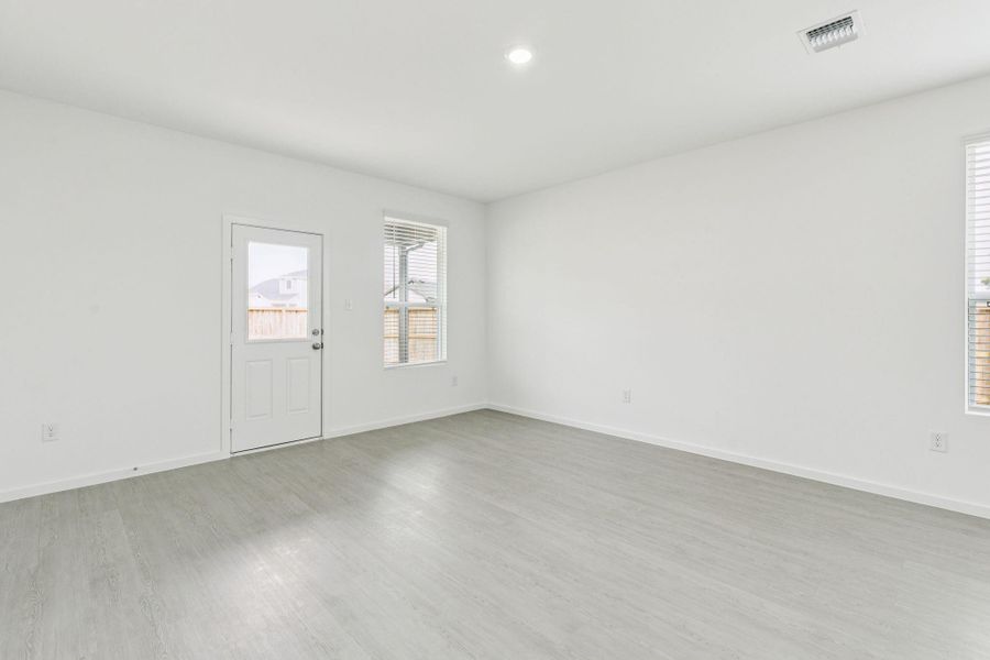 Spacious, unfurnished interior of a new home in Windcress, Cove (Image 19).