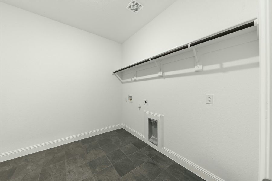 Spacious, unfurnished interior of a new home in Berkshire Estates, Mesquite (Image 24).