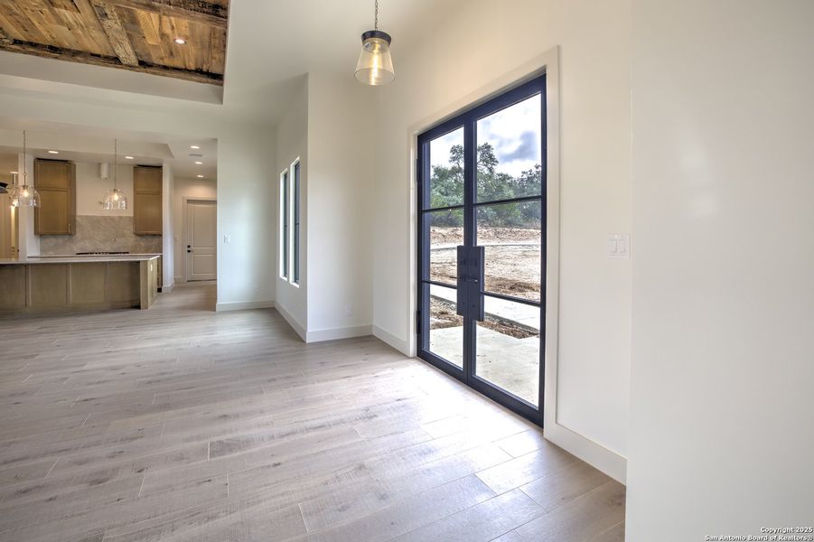 Spacious, unfurnished interior of a new home in , New Braunfels (Image 28).