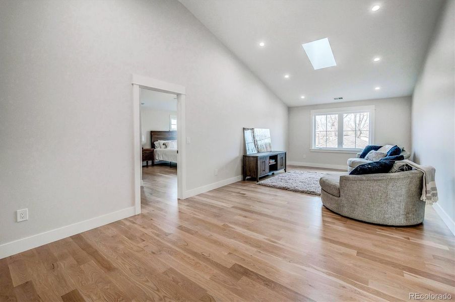 Spacious, unfurnished interior of a new home in , Denver (Image 20).