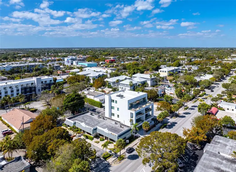 Condo located in Delray Beach, FL showcasing its design and architecture (Image 23). Condo located in Delray Beach, FL showcasing its design and architecture (Image 23).