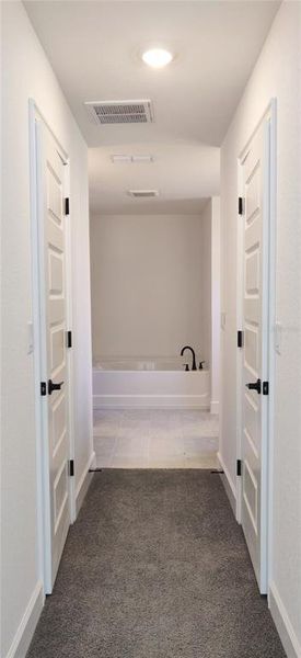 Spacious, unfurnished interior of a new home in Royal Highlands, Brooksville (Image 9).