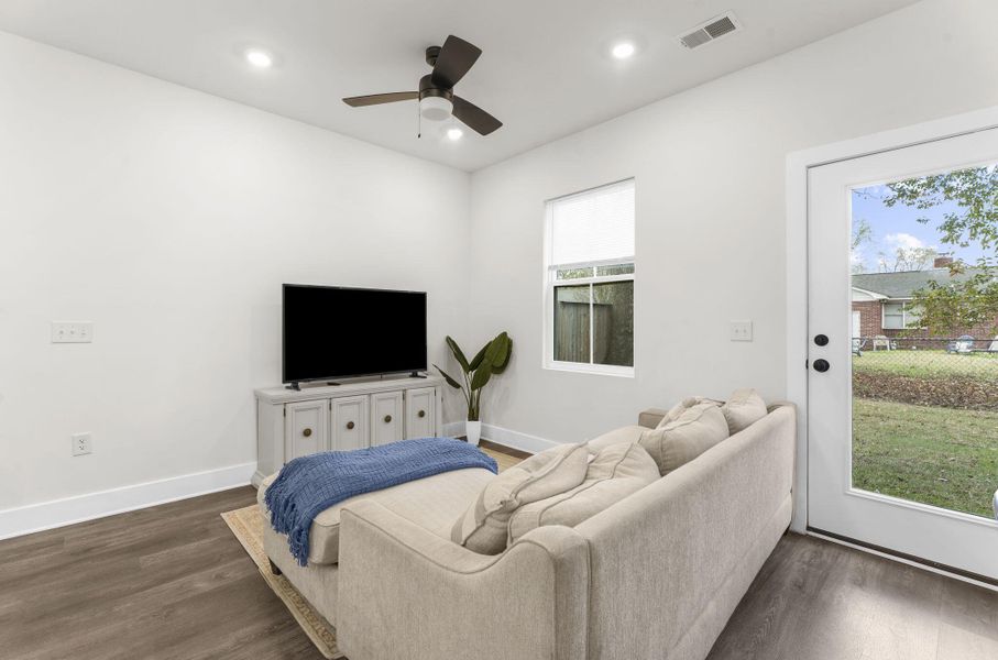 Furnished interior view inside a new home in , Hanahan (Image 7).