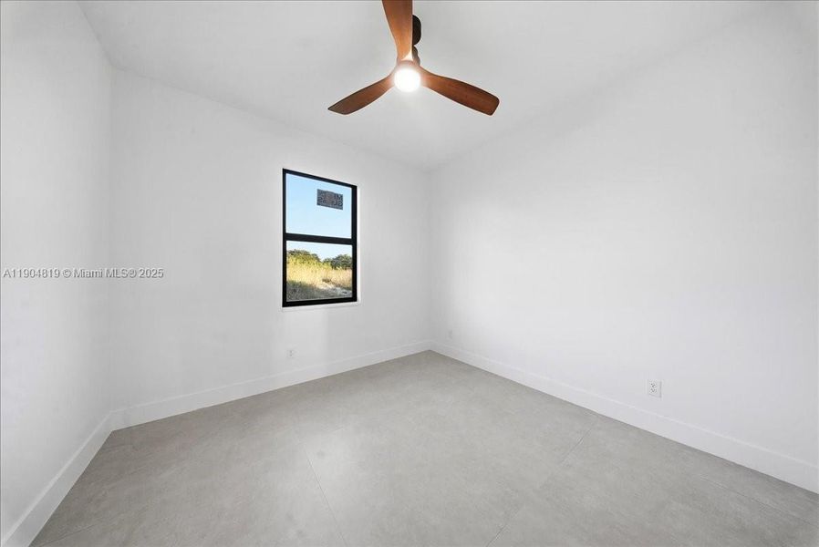 Spacious, unfurnished interior of a new home in , Lehigh Acres (Image 25).