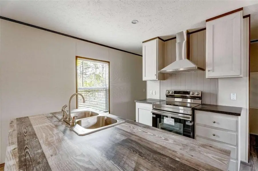 Furnished interior view inside a new home in , Ellijay (Image 7).