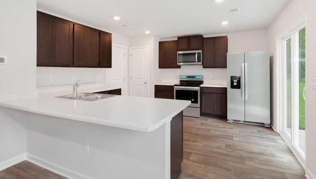 Furnished interior view inside a new home in Eagle Creek, Bolivia (Image 5).
