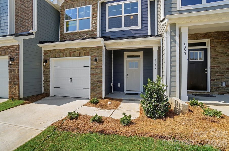 Homesite 211 features an Ashland L floorplan