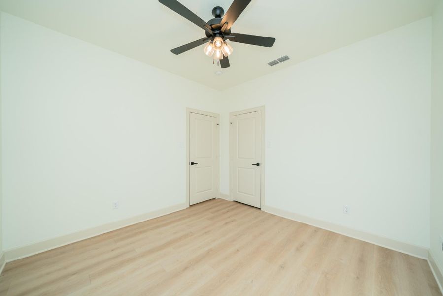 Spacious, unfurnished interior of a new home in , Kilgore (Image 14).
