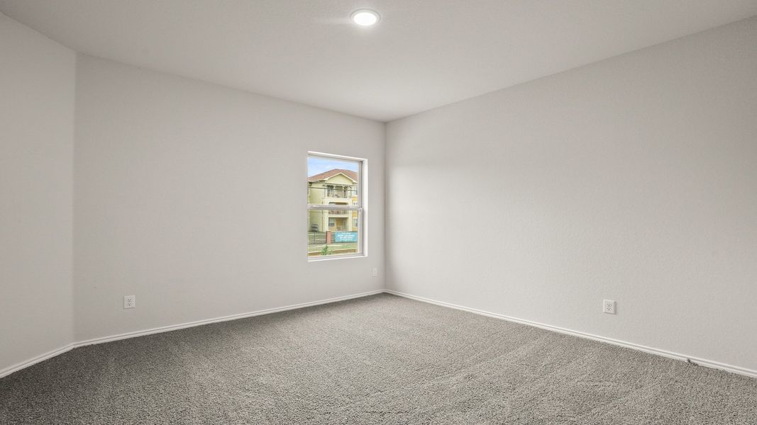 Spacious, unfurnished interior of a new home in Somerset Trails, San Antonio (Image 14). Spacious, unfurnished interior of a new home in Somerset Trails, San Antonio (Image 14).