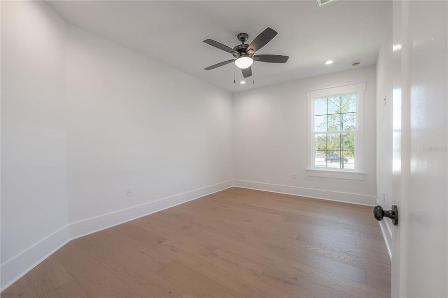 Spacious, unfurnished interior of a new home in , Tampa (Image 57).