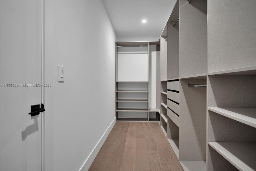 Image 32 of a home in .