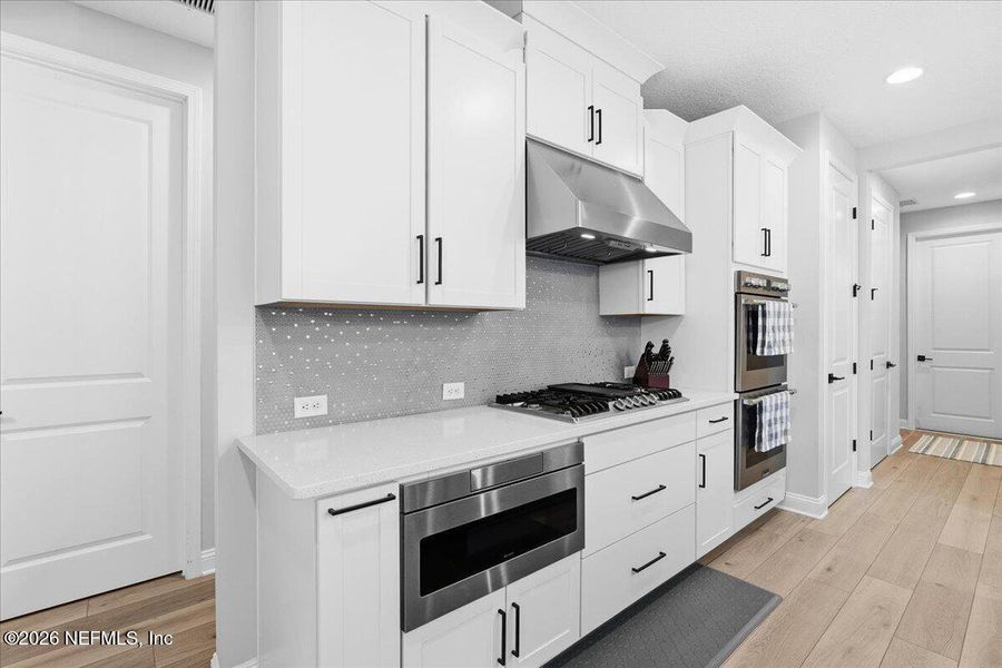 Furnished interior view inside a new home in SilverLeaf Village, St. Augustine (Image 10).