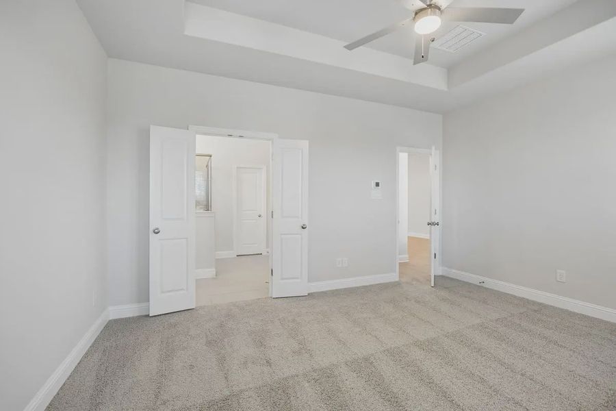 Spacious, unfurnished interior of a new home in Las Lomas, Forney (Image 21).