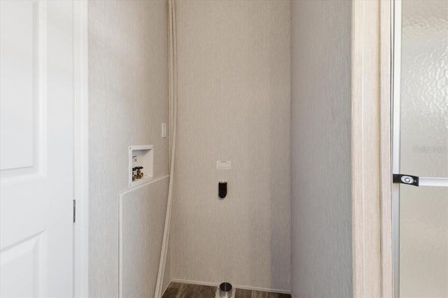 Spacious, unfurnished interior of a new home in , Englewood (Image 19).