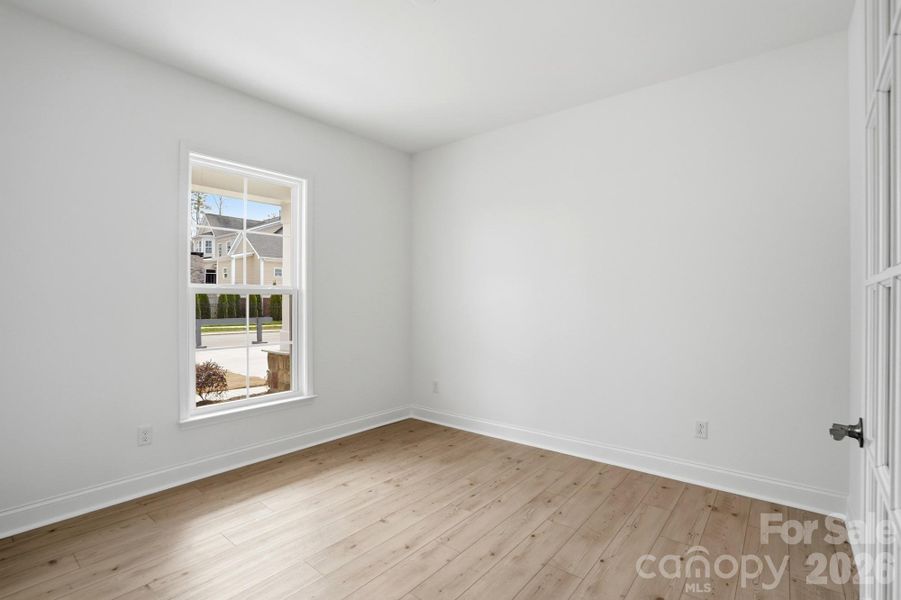 Spacious, unfurnished interior of a new home in Forest Creek, Waxhaw (Image 34).