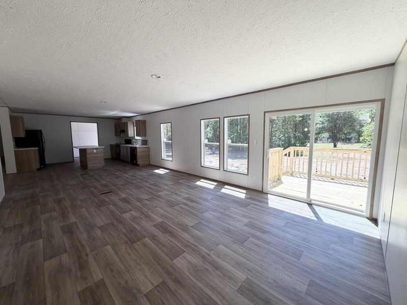 Spacious, unfurnished interior of a new home in , Round O (Image 6).