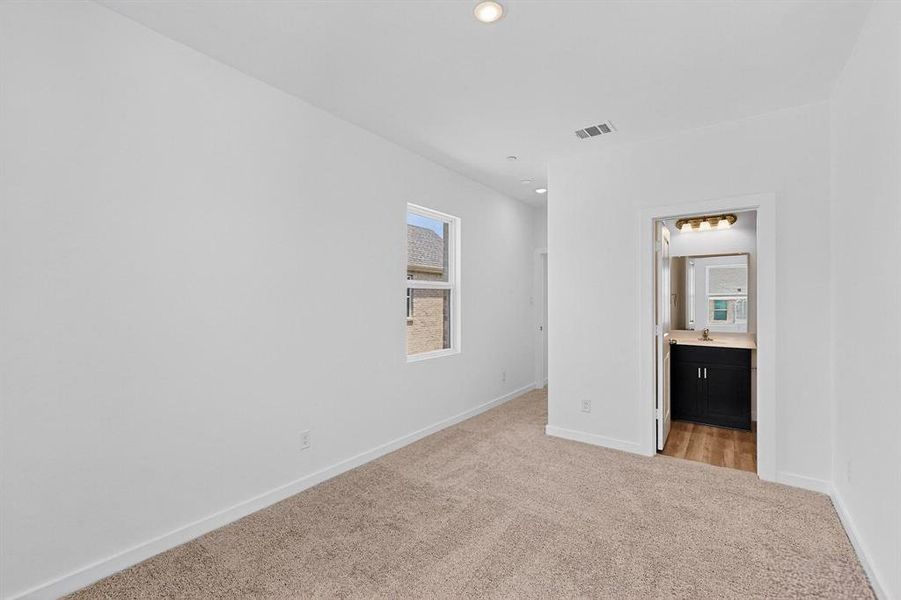 Spacious, unfurnished interior of a new home in Solterra Texas, Mesquite (Image 20).