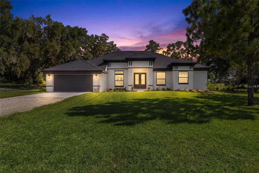 Exterior details and patio area of a home in , Lecanto (Image 30).