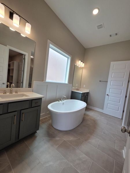 Furnished interior view inside a new home in Twin Oaks, Oakland (Image 8).