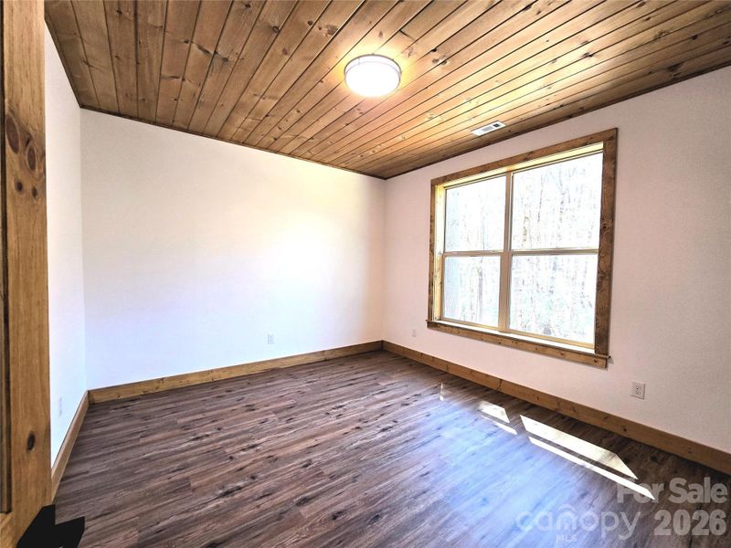 Spacious, unfurnished interior of a new home in , Murphy (Image 12).