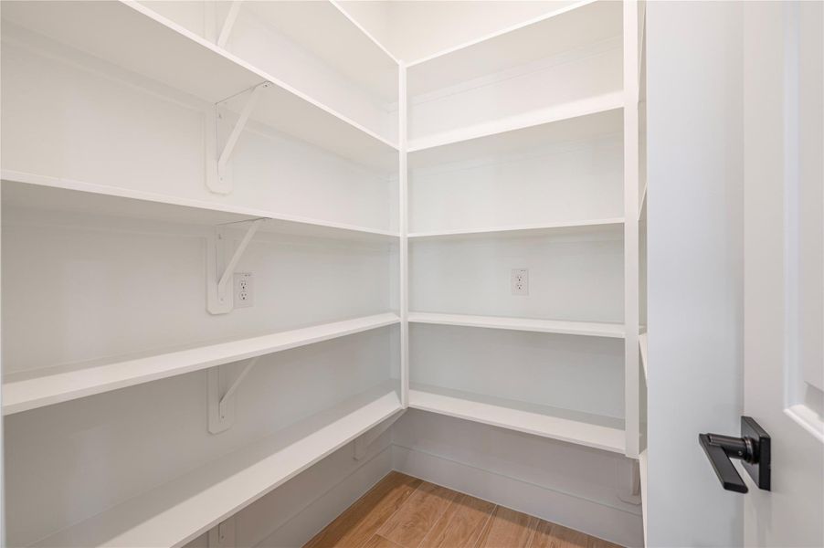 Spacious, unfurnished interior of a new home in , Dayton (Image 39).