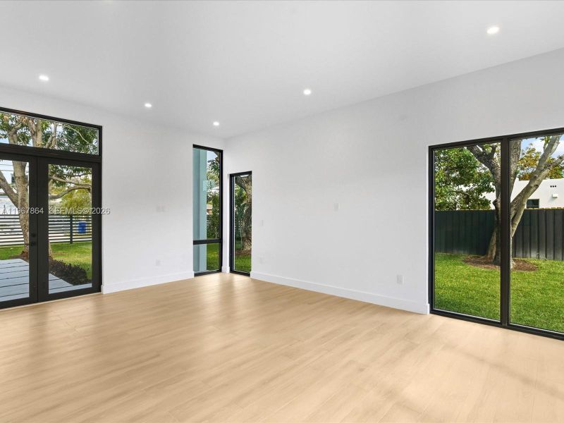 Spacious, unfurnished interior of a new home in , Miami (Image 21).