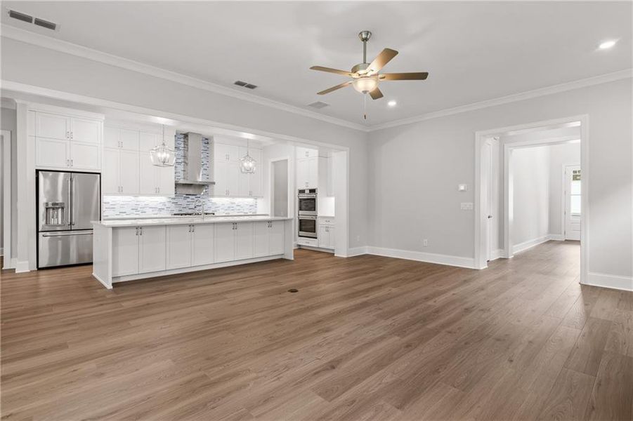 Spacious, unfurnished interior of a new home in Bellwyn, Johns Creek (Image 20).