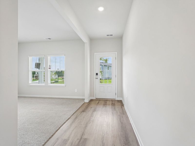 Spacious, unfurnished interior of a new home in Northwoods at Mirror Lake, Villa Rica (Image 13).
