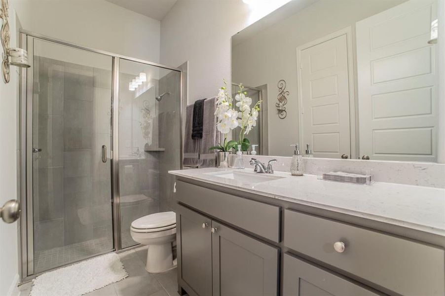 Furnished interior view inside a new home in Bridgewater 60', Midlothian (Image 8).