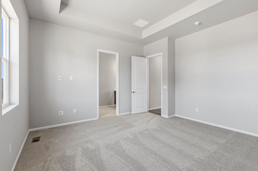 Spacious, unfurnished interior of a new home in Talon Pointe, Thornton (Image 18).