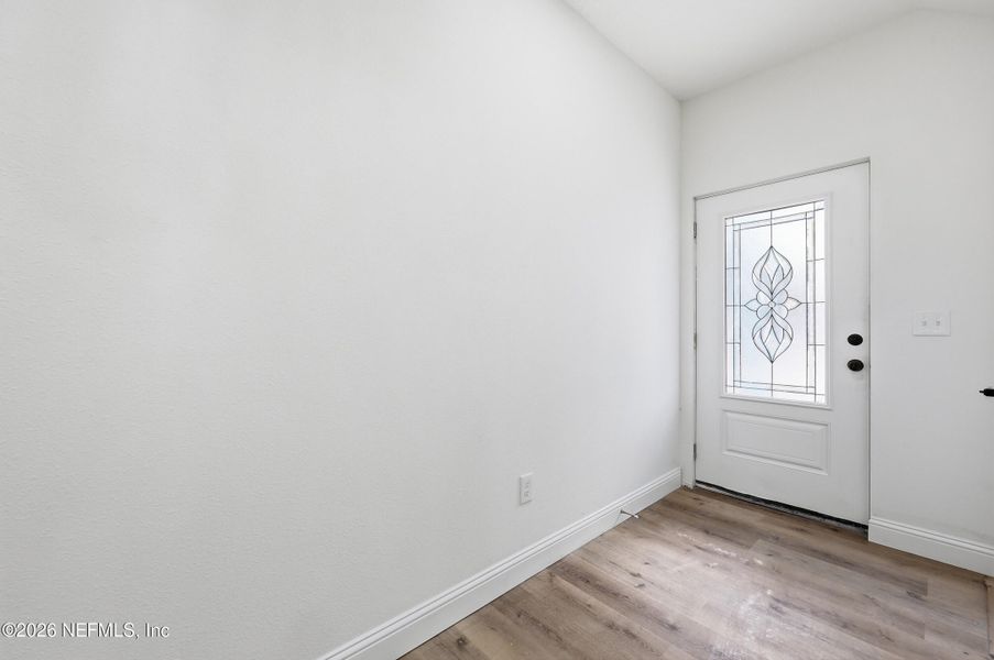 Spacious, unfurnished interior of a new home in , Jacksonville (Image 12).