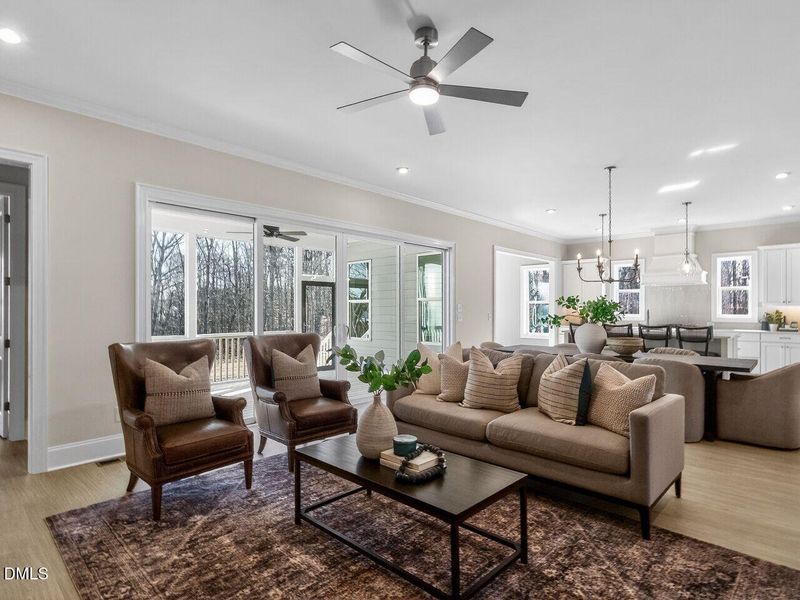 013-1280x960-family-room