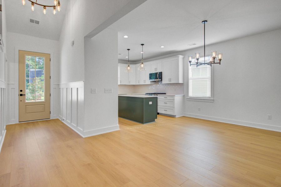 Spacious, unfurnished interior of a new home in , Summerville (Image 29).