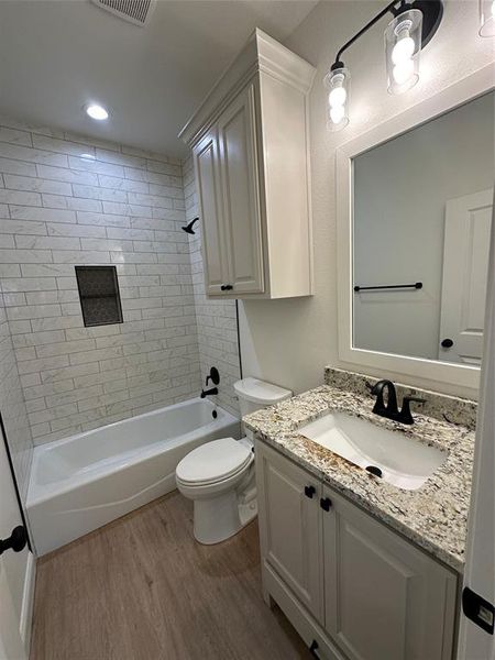 Furnished interior view inside a new home in , Abilene (Image 8).